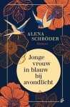 Alena Schröder - Jonge vrouw in blauw bij avondlicht