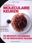 Cazor , Anne . [ ISBN 9789461430229 ] 1118 - Creatief Culinair De Topchefs van de Moleculaire keuken . ( De nieuwste technieken uit de innovatieve keuken . ) Wat eerst een modegril in de kookwereld leek, heeft nu breed ingang gevonden. Het toepassen van wetenschap bij het bereiden van -