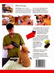 Young , Peter . [ ISBN 9789048302536 ] 5119 - Vachtverzorging van uw Hond . ( Deskundig advies en tips uit de praktijk voor de beste verzorging thuis . ) Peter Young is een van 's werelds beroemdste trimmers. Als eigenaar van trimsalon Peter's Posh Pets in Londen, heeft hij vele trimprijzen op -