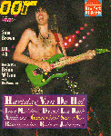 Diverse auteurs - Muziekkrant Oor 1988, nr. 17 met o.a. BRIAN WILSON (BEACH BOYS, 5 p.), UB 40 (3 p.), STEVE VAI (4 p. + COVER), IRON MAIDEN (3 p.), ROBERT JOHNSON (4 p.), MAARTEN CORBIJN (3 p.), goede staat
