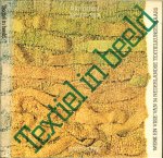 Hobijn, May en Jerven Ober met veel zwart - wit en kleuren fotos - Textiel in beeld. Werk en visie van 34 Nederlandse textielkunstenaars.