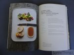 Marie-Pierre Morel and Michel Roth (foreword) - Compliments to the Chef: 100 Châteauform Chef Recipes