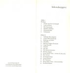 Ravelli M .. Omslagontwerp : Studio Jan de Boer - De Vliegenvanger .. Meer dan een leesavontuur, het laat je alle hoeken van de werkelijkheid zien. Spannend en intrigerend, een verhaal dat je niet meer los kunt laten - De Telegraaf