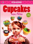Achtien , Petra . [ ISBN 9789044332582 ] 5119 - Cupcakes van Petra . (  Een boek vol heerlijke recepten voor hippe cupcakes voor elke gelegenheid. Er zijn cupcakes geïnspireerd op de seizoenen of feesten als Sinterklaas, Kerst en Oud en Nieuw. Petra Achtien laat zien hoe je prachtig versierde -