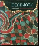 Caroline Crabtree, Pam Stallebrass - Beadwork : a world guide