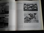 Herausgegeben von Johan Klöcker - Zeitgemässe Form, Industrial Design International, 133 Beiträge von 77 Autoren, 267 Abbildungen