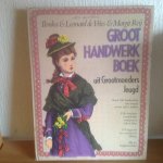 De Vries - groot HANDWERKBOEK uit Grootmoeders jeugd