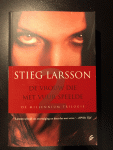 Stieg Larsson - Millennium Trilogie: De vrouw die met vuur speelde