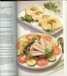 Holleman, Ria & Anneke Kleijn .. Omslagfoto en foto's binnenwerk: Fotostudie Red Point bv, Son .. Illustraties: Philip Hopman, - Het kookboek voor de magnetron .. Handleiding, tips en recepten.