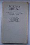 RED.- - Ecclesia docens. Dogmatische constitutie over de kerk.