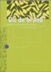 DAM, A. van & LEEUW, F. de - Uit de brand