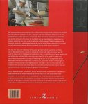Oshima , Akira .  & Patrick Faas . & Katarzyna Cwiertka .  [ isbn  9789058561121 ] 0815 - Yamazato . ( De Kaiseki Keuken . ) De fijnste Japanse keuken, kaiseki ryori, die het Yamazato biedt, is eeuwenoud en gestoeld op zowel minimalistische zenesthetiek als op verfijnde hofcultuur. Het is niet alleen nauw verbonden met de seizoenen van -