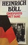 Böll, Heinrich - Groepsfoto met dame