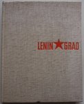 Bergschicker Heinz - Leningrad Stadt die den Tod bezang Fotoboek met tijdsbeeld van voor de Tweede Wereldoorlog veel foto s van Tweede Wereldoorlog tot de 60 jaren met uitklapkaart