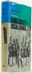 GROOT, S.W. DE - Djuka society and social change. History of an attempt to develop a bush negro community in Surinam 1917-1926.