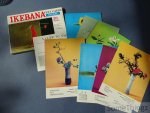 Kasumi Teshigahara. - Ikebana Nageire. Japanese flower arangements made in a tll vase. Text cards. 20 pieces with a pamphlet explaining basic priciples.
