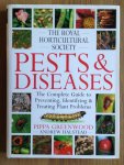 Greenwood, Pippa & Andrew Halstead - Pests and Diseases. The Complete Guide to Preventing, Identifying and Treating Plant Problems.