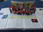 Meer, Ron van der & Adam Cooper. - Het Formule I Pakket. Het meest complete, interactieve 3D Formule I-boek ooit gemaakt! Meer, Ron van der & Adam Cooper. - Het Formule I Pakket. Het meest complete, interactieve 3D Formule I-boek ooit gemaakt!