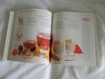 Michalski, Sue - Cocktails and Punches. A Connoisseur`s Guide to Classic and Alcohol-free Beverages