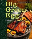 Big Green Egg . & Diverse Auteurs .  [ isbn 9780740791451 ] 0824 - Big Green Egg Cookbook . ( Celebrating the Ultimate Cooking Experience . ) The Big Green Egg Cookbook is the first cookbook specifically celebrating this versatile ceramic cooker. Available in five sizes, Big Green Egg ceramic cookers can sear, -