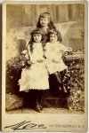 Mora, Jose Maria from New York. - Photography carte-de-visite | Portrait photo of three girls by photographer Jose Maria Mora from New York, ca 1870?, 1 p.