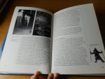 Molen, S.J. van der en Paul Vogt - Onze Folklore. Het jaar rond