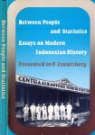 Creutzberg, P. - Between People and Statics: Essays on Modern Indonesian History.