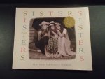Saline, Carol-- Wohlmuth, Sharon J. - Sisters, fotoboek.