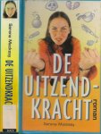 Serena Mackesy  Vertaling en Co-auteur Harmien Robroch   Omslagontwerp  Myosotis - De Uitzendkracht  ..  Twaalf banen, dertien ongelukken... de Londense Sasha maakt van alles mee als uitzendkracht.