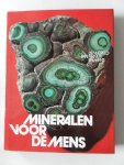 Hurlbut, Cornelius C. jr. - Mineralen voor de mens, Met 160 afbeeldingen (De wereld van natuur en mens)