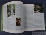 Robert, Jan (edit.) / Havermans, Anne-Mie / Cuyvers, Wim / Hemmerechts, Kristien / Herman, Frank / Jacobs, Marc / Lanoye, Tom / Verpoest, Luc. - Schoonselhof nu! Een eigentijdse visie op de Antwerpse necropool. [Met DVD]