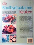 Gardner , Elaine . [ isbn 9789059202924 ]  inv 2116 - De Koolhydraatarme Keuken . ( Een uitgebreid boek over koolhydraatarme voeding, met ruim 150 recepten om af te vallen en gezond te blijven . ) In de inleiding gaat de auteur in op de kenmerken van het koolhydraatarme dieet, -