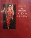 GITTINGER, Mattiebelle - Textiles and Tradition in Indonesia