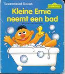 redactie - Kleine Ernie neemt een bad
