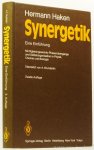 HAKEN, H. - Synergetik. Eine Einführung. Nichtgleichgewichts-Phasenübergänge und Selbstorganisation in Physik, Chemie und Biologie. Übersetzt von A. Wunderlin. Zweite Auflage. Mit 160 Abbildungen.