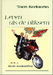 Kortooms , Toon . [ isbn 9789036415514 ] 2113 ( Geillustreerd . } - Leven  als  de  Bliksem  . ( Hier is Maus Gatsonides  . { GLB 1551 } Toon Kortooms lag met zo'n zeeroverslapje over zijn oog nog wat na te sudderen in de ziekenka- mer - hij was zojuist geopereerd aan staar - toen er opeens een lange, slanke,