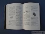 Xavier Staelens en Marcel Grondelings (ills.) - Dieksjeneer van 't (H)Essels. Nederlands-Hasselts woordenboek. Xavier Staelens en Marcel Grondelings (ills.) - Dieksjeneer van 't (H)Essels. Nederlands-Hasselts woordenboek.