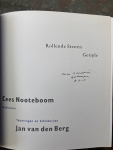 Nooteboom, Cees (Gedichten) - van den Berg, Jan (tekeningen-schilderijen) - Gesigneerd - Rollende stenen. Getyde