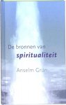 Grün, Anselm . [ isbn 9789059959941 ] 1026 - De Bronnen van Spiritualiteit . ( Monnik Anselm Grün formuleert kernachtig en inspirerend uit welke spirituele bronnen hij put. Centraal staan voor hem Jezus Christus en zijn Geest. Grün schrijft over de betekenis van Bijbel en liturgie, ascese, -