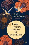 Alena Schröder 250957 - Jonge vrouw in blauw bij avondlicht