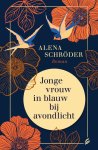 Alena Schröder - Jonge vrouw in blauw bij avondlicht
