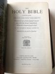Autorized King james Version - The holy bible, containing the old and the new testaments, translated out of the original tongues and with the former translations diligently compared amd revised