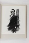 Kooiman, Geert - Schrijversgezichten. Dertig auteursportretten gefotografeerd door Geert Kooiman (2 foto's)