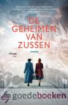 Barratt, Amanda - De geheimen van zussen *nieuw* --- Twee zussen gaan elk op hun eigen manier de strijd aan met de bezetter, maar dreigen daarbij elkaar uit het oog te verliezen