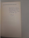 Linden, Carel ter - Een land waar je de weg niet kent: omgaan met rouwenden: een handreiking voor wie in zijn omgeving te maken heeft met mensen in rouw *GESIGNEERD*