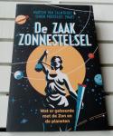 Martijn van Calmthout & Simon Portegies Zwart - DE ZAAK ZONNESTELSEL. Wat er gebeurde met de Zon en de planeten