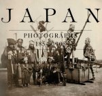 Worswick,Clark. - Japan. Photographs 1854-1905. Edited and with histortial text by Clak Woeswick.