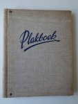 N.n.. - Plakboek met 112 verschillende hotel- en vakantiestickers- labels- en etiketten.