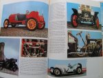 Massucci, Edoardo / Vertaling Engels: Cecil Gibson - Model Cars – The Golden Age of Motoring