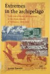 Jeroen Touwen - Extremes in the Archipelago Trade and economic development in the Outer Islands of Indonesia, 1900-1942